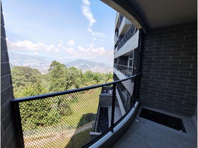 Apartaestudio en venta en Loma Del Escobero, Envigado, 49 m² · foto 2 de 11