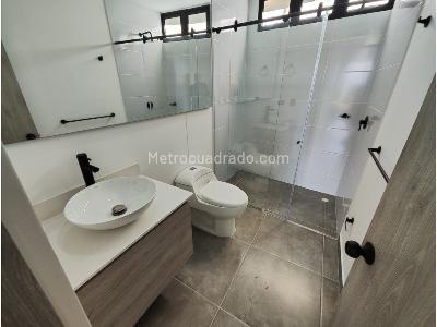 Apartaestudio en venta en Loma Del Escobero, Envigado, 49 m² · foto 9 de 11