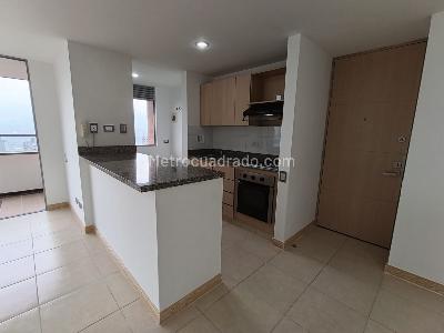 Apartamento de 3 alcobas en arriendo en Loma Del Indio, Medellín, 90 m² · foto 2 de 20
