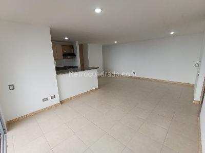 Apartamento de 3 alcobas en arriendo en Loma Del Indio, Medellín, 90 m² · foto 7 de 20