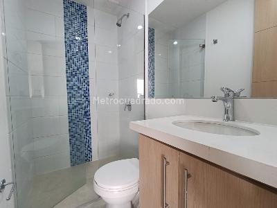 Apartamento de 3 alcobas en arriendo en Loma Del Indio, Medellín, 90 m² · foto 12 de 20