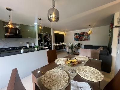 Apartamento de 3 alcobas en venta en La Doctora, Sabaneta, 78 m² · foto 2 de 19