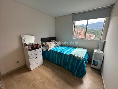Apartamento de 3 alcobas en venta en Vegas De San Jose, Sabaneta, 93 m² · foto 9 de 16