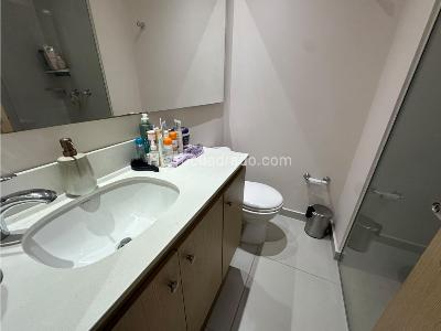 Apartamento de 3 alcobas en venta en Vegas De San Jose, Sabaneta, 93 m² · foto 15 de 16