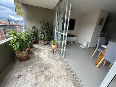 Apartamento de 3 alcobas en venta en Vegas De San Jose, Sabaneta, 93 m² · foto 2 de 16