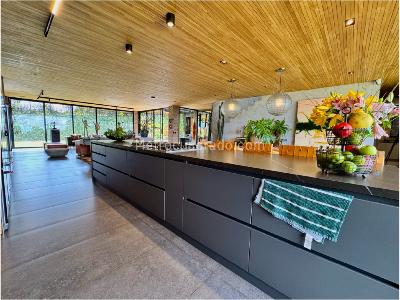 Casa de 3 alcobas en venta en V Pantanillo, Envigado, 1050 m² · foto 8 de 20