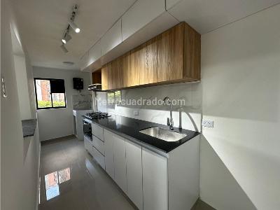 Apartamento de 3 alcobas en venta en Loma De Los Parra, Medellín, 79 m² · foto 5 de 12
