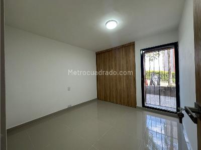 Apartamento de 3 alcobas en venta en Loma De Los Parra, Medellín, 79 m² · foto 7 de 12