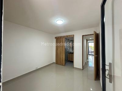 Apartamento de 3 alcobas en venta en Loma De Los Parra, Medellín, 79 m² · foto 8 de 12
