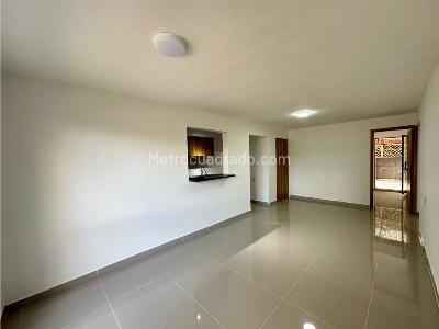 Apartamento de 3 alcobas en venta en Loma De Los Parra, Medellín, 79 m² · foto 2 de 12