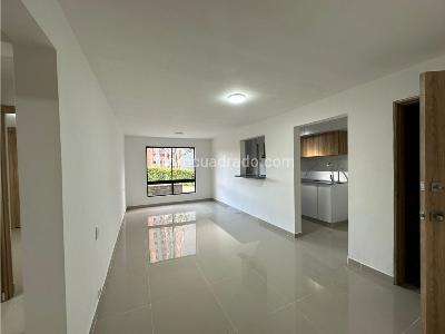 Apartamento de 3 alcobas en venta en Loma De Los Parra, Medellín, 79 m² · foto 3 de 12