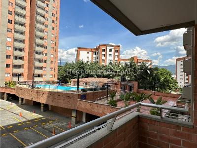 Apartamento en venta en Patio Bonito, Medellín · foto 6 de 13