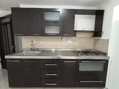 Apartamento de 2 alcobas en arriendo en Los Alpes, Medellín, 52 m² · foto 8 de 20