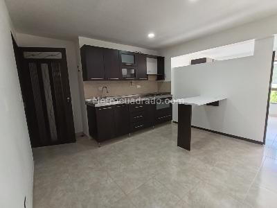 Apartamento de 2 alcobas en arriendo en Los Alpes, Medellín, 52 m² · foto 10 de 20
