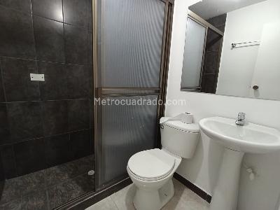Apartamento de 2 alcobas en arriendo en Los Alpes, Medellín, 52 m² · foto 12 de 20