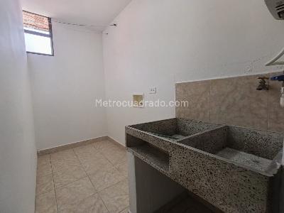 Apartamento de 2 alcobas en arriendo en Los Alpes, Medellín, 52 m² · foto 15 de 20