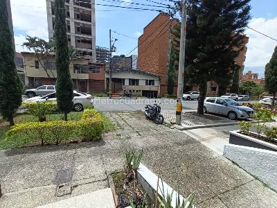 Casa de 3 alcobas en arriendo en El Nogal Los Almendros, Medellín, 200 m² · foto 1 de 20