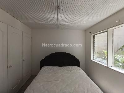 Casa de 3 alcobas en arriendo en El Nogal Los Almendros, Medellín, 200 m² · foto 16 de 20