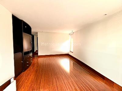 Apartamento de 3 alcobas en arriendo en Bella Suiza, Bogotá, 232 m² · foto 6 de 20