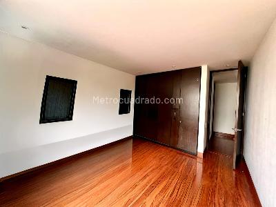 Apartamento de 3 alcobas en arriendo en Bella Suiza, Bogotá, 232 m² · foto 7 de 20