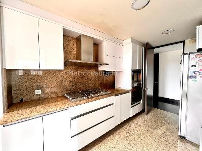 Apartamento de 3 alcobas en arriendo en Bella Suiza, Bogotá, 232 m² · foto 14 de 20