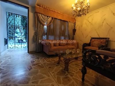 Casa de 5 alcobas en venta en Belen Fatima, Medellín, 457 m² · foto 2 de 20