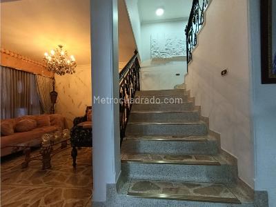 Casa de 5 alcobas en venta en Belen Fatima, Medellín, 457 m² · foto 3 de 20