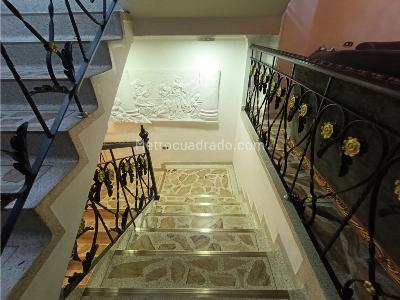 Casa de 5 alcobas en venta en Belen Fatima, Medellín, 457 m² · foto 4 de 20