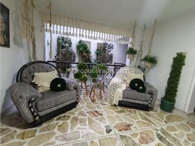 Casa de 5 alcobas en venta en Belen Fatima, Medellín, 457 m² · foto 8 de 20