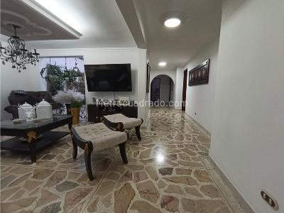 Casa de 5 alcobas en venta en Belen Fatima, Medellín, 457 m² · foto 10 de 20
