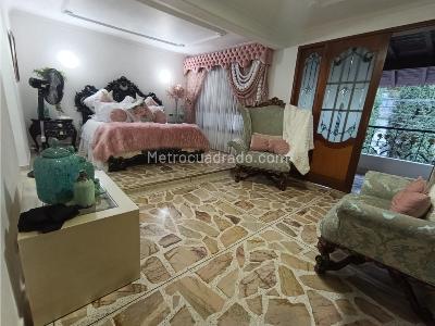 Casa de 5 alcobas en venta en Belen Fatima, Medellín, 457 m² · foto 17 de 20
