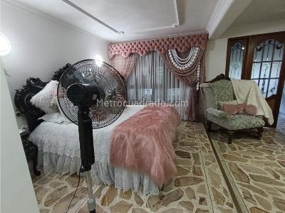 Casa de 5 alcobas en venta en Belen Fatima, Medellín, 457 m² · foto 18 de 20