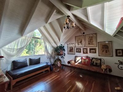 Casa de 4 alcobas en arriendo en Las Palmas Medellin, Medellín, 378 m² · foto 6 de 17