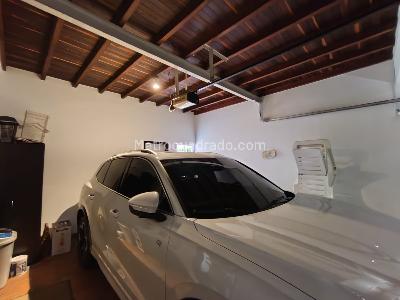 Casa de 4 alcobas en arriendo en Las Palmas Medellin, Medellín, 378 m² · foto 10 de 17