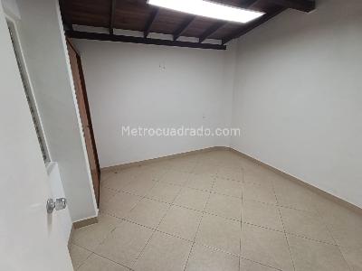 Casa de 5 alcobas en arriendo en Suramericana, Medellín, 200 m² · foto 3 de 19