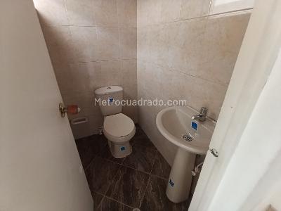 Casa de 5 alcobas en arriendo en Suramericana, Medellín, 200 m² · foto 4 de 19