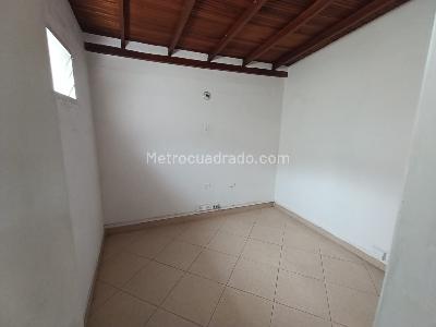 Casa de 5 alcobas en arriendo en Suramericana, Medellín, 200 m² · foto 10 de 19
