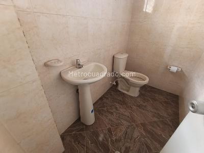 Casa de 5 alcobas en arriendo en Suramericana, Medellín, 200 m² · foto 17 de 19