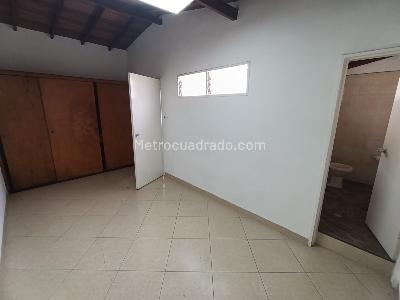 Casa de 5 alcobas en arriendo en Suramericana, Medellín, 200 m² · foto 18 de 19