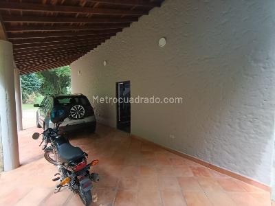 Casa de 5 alcobas en arriendo en La Doctora, Sabaneta, 1722 m² · foto 5 de 20