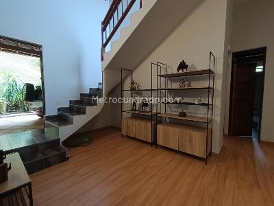 Casa de 5 alcobas en arriendo en La Doctora, Sabaneta, 1722 m² · foto 16 de 20