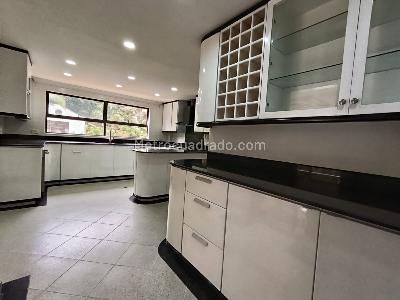 Apartamento de 3 alcobas en arriendo en San Lucas, Medellín, 450 m² · foto 9 de 20