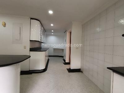Apartamento de 3 alcobas en arriendo en San Lucas, Medellín, 450 m² · foto 10 de 20