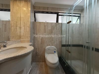 Apartamento de 3 alcobas en arriendo en San Lucas, Medellín, 450 m² · foto 19 de 20