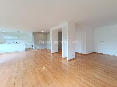 Apartamento de 2 alcobas en arriendo en Lalinde, Medellín, 153 m² · foto 3 de 20