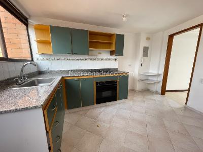 Apartamento de 3 alcobas en arriendo en La Castellana, Medellín, 112 m² · foto 8 de 16