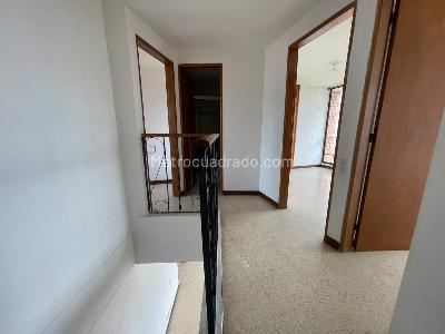 Apartamento de 3 alcobas en arriendo en La Castellana, Medellín, 112 m² · foto 9 de 16