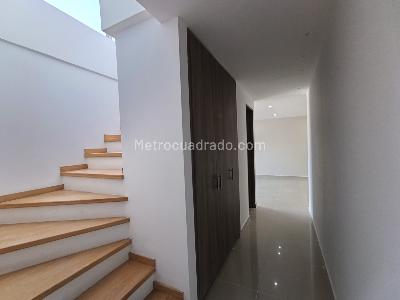 Apartamento de 3 alcobas en arriendo en El Esmeraldal, Envigado, 200 m² · foto 6 de 20