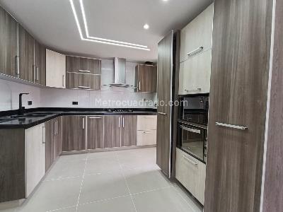 Apartamento de 3 alcobas en arriendo en El Esmeraldal, Envigado, 200 m² · foto 15 de 20