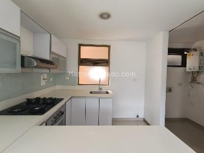 Apartamento de 2 alcobas en arriendo en Las Lomas, Medellín, 72 m² · foto 5 de 20